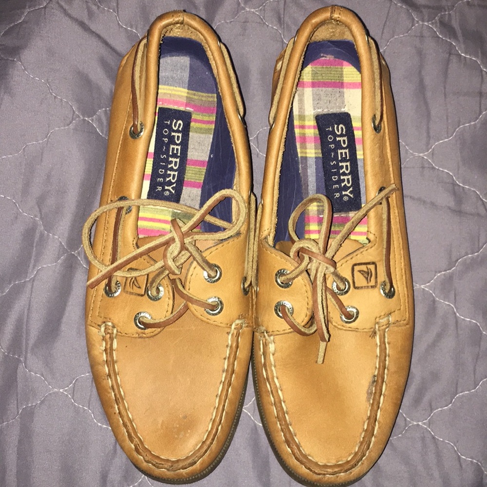 Tan Sperry